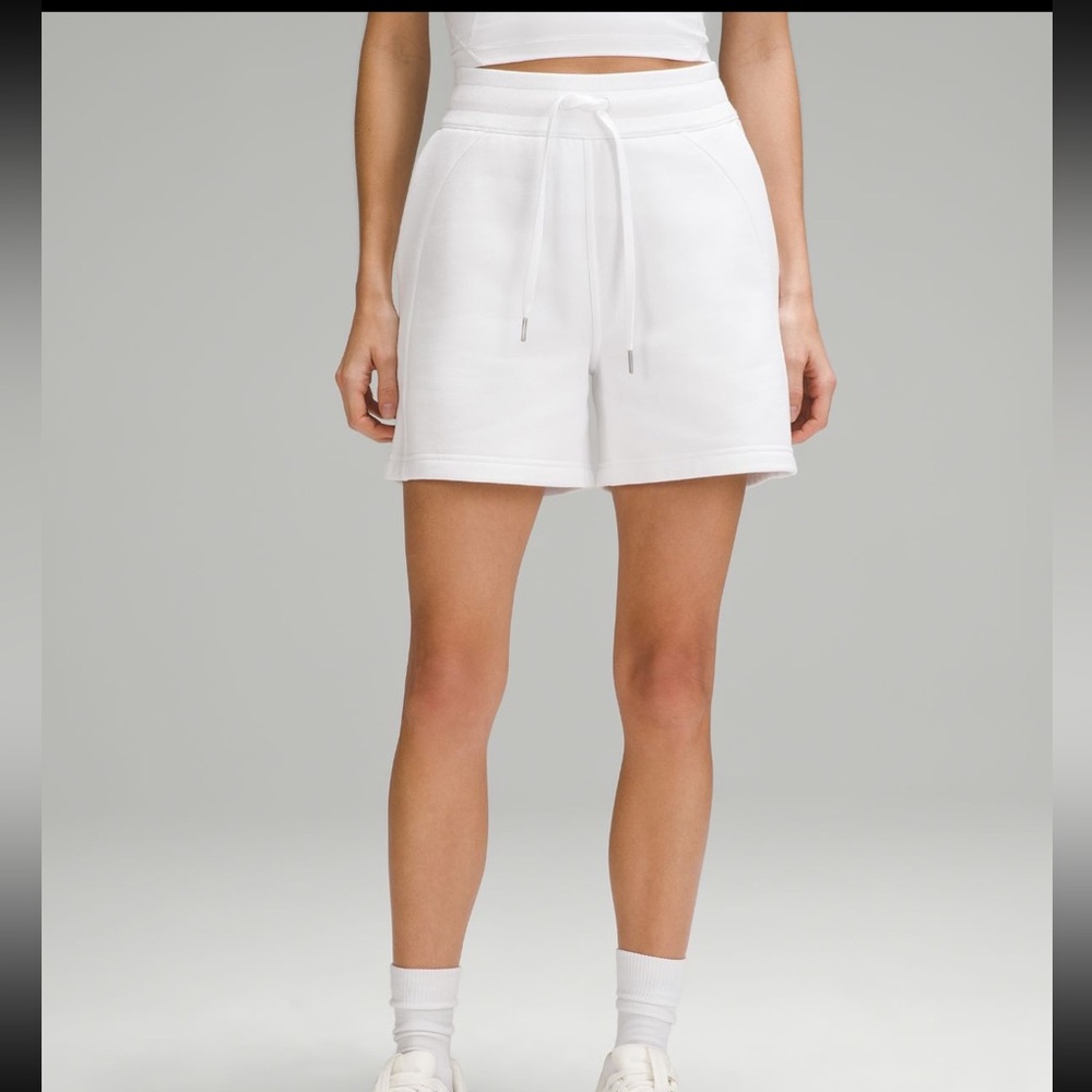 Lululemon scuba high rise short 5” size 6